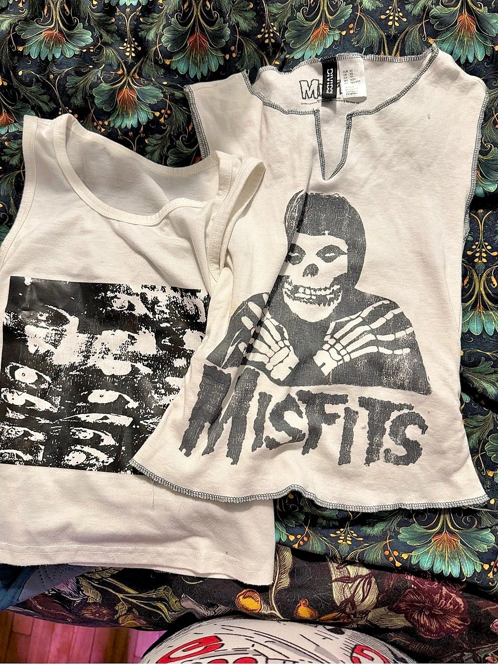 H&M Divided Misfits Graphic Crop Tank Top Tops White & Black